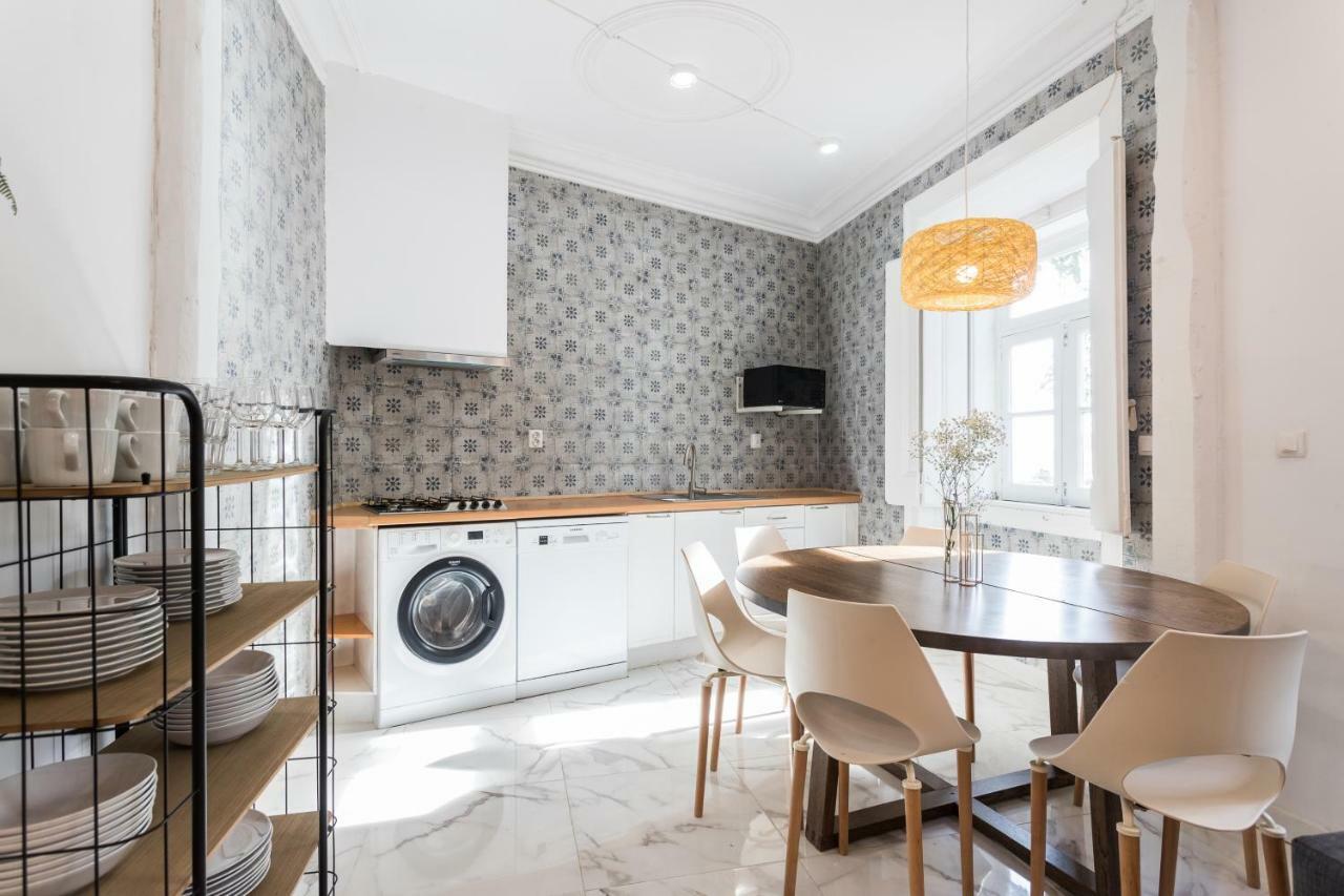 Alfama Tale Four-Bedroom Apartment W/ River View - By Lu Holidays Lisbon Exterior photo